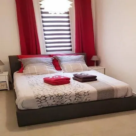 Rent this 1 bed apartment on Rue du Rhône in 13300 Salon-de-Provence, France