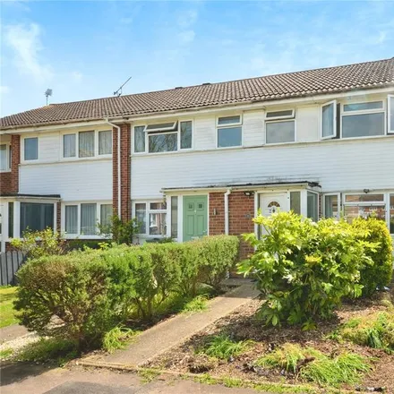 Rent this 3 bed townhouse on Wallbridge Close in Aylesbury, HP19 7SQ