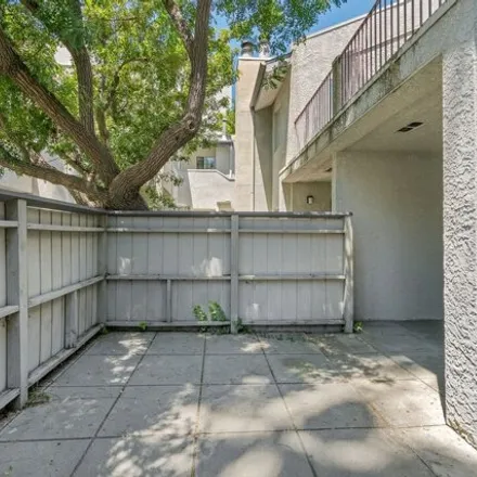 Image 7 - 20193 Keswick Street, Los Angeles, CA 91306, USA - House for sale