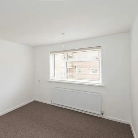 Image 7 - Oakamoor Close, Chesterfield, S40 4SH, United Kingdom - Room for rent