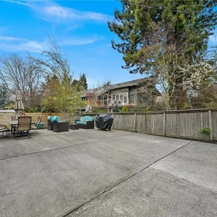 Image 3 - 210 North 87th Street, Seattle, WA 98103, USA - House for sale