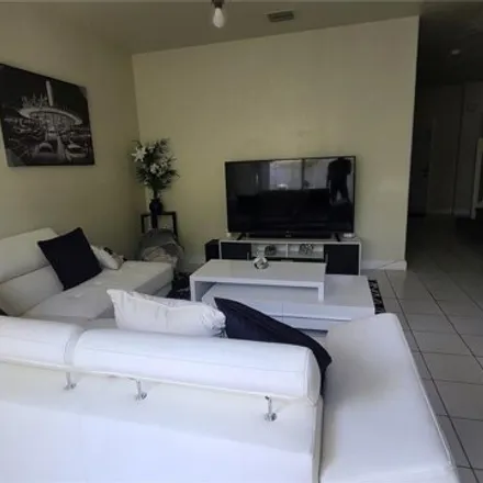 Image 3 - 6930 Northwest 177th Street, Miami-Dade County, FL 33015, USA - House for rent