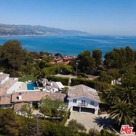 Image 1 - 28801 Cliffside Drive, Malibu, CA 90265, USA - House for rent