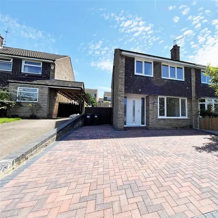 Rent this 3 bed duplex on Newton Close in Arnold, NG5 6RT