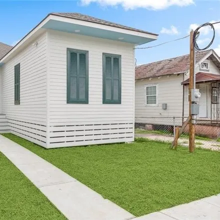 Buy this 3 bed house on 2430 Painters Street in New Orleans, LA 70117