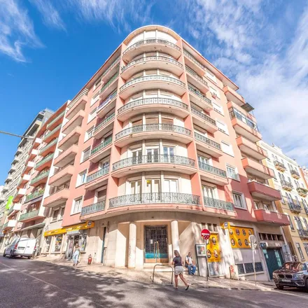 Image 6 - Minipreço, Avenida Duque de Loulé 77, 1050-088 Lisbon, Portugal - Apartment for rent