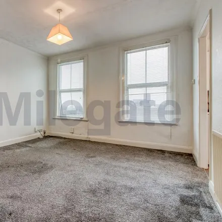 Rent this 1 bed apartment on Kwik Fit in 173-181 St James's Road, London