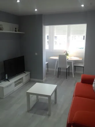 Rent this 3 bed apartment on Madrid in Sex shop - Sexycalia, Avenida de España