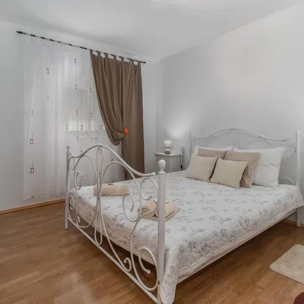 Rent this 1 bed apartment on 51263 Šmrika