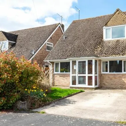 Buy this 3 bed house on Mavor Close in Woodstock, OX20 1YL