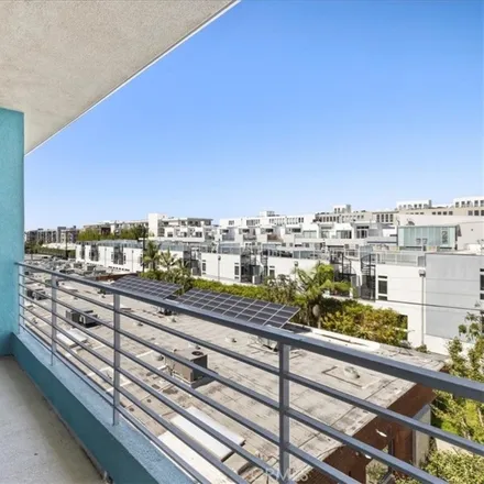Image 2 - 4231 Redwood Avenue, Los Angeles, CA 90066, USA - Loft for rent