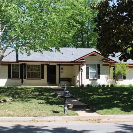 Rent this 3 bed house on 7590 South 69th East Place in Tulsa, OK 74133