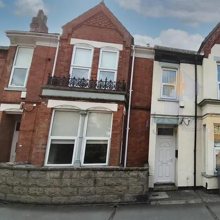 Rent this 5 bed house on Methodist Church in West Parade, Lincoln