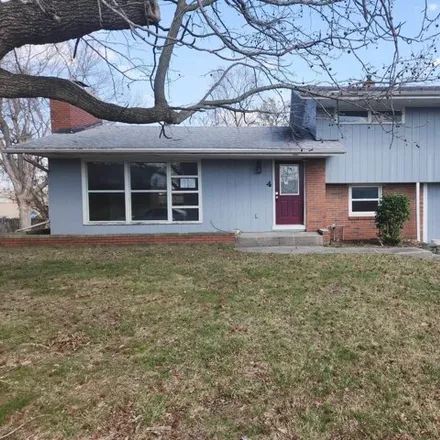Buy this 3 bed house on 6 Sunset Drive in Mount Vernon, IL 62864