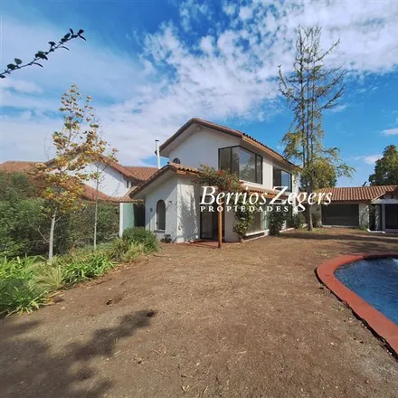 Rent this 5 bed house on Camino Otoñal 1891 in 761 0685 Provincia de Santiago, Chile