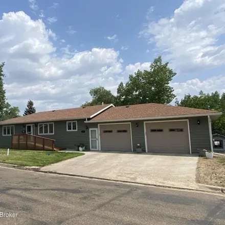 Image 2 - 205 5th Street Northwest, Watford City, ND 58854, USA - House for sale