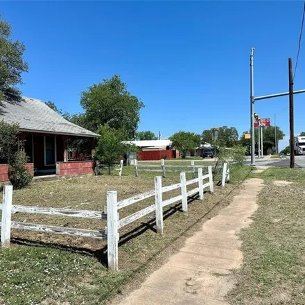 Image 2 - 1100 Hanna Valley Road, Goldthwaite, TX 76844, USA - House for sale