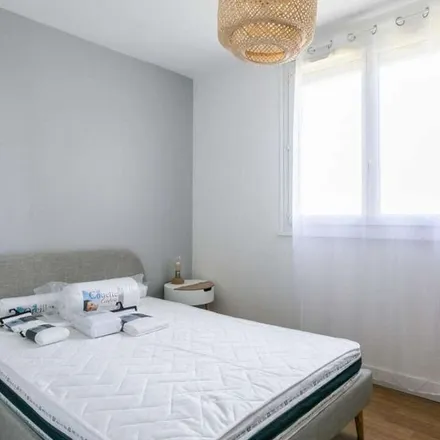 Rent this 5 bed apartment on 120 Cours du Général de Gaulle in 33170 Gradignan, France
