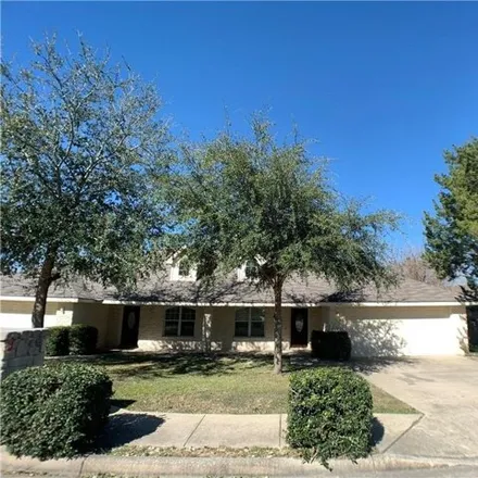 Image 2 - 3028 Pine Valley Drive, New Braunfels, TX 78130, USA - House for sale
