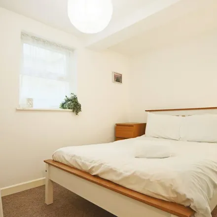Image 3 - 35 Magdalene Place, Bristol, BS2 9RF, United Kingdom - Apartment for rent