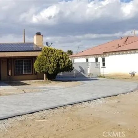 Rent this 3 bed house on 14730 La Mesa Road in Victorville, CA 92392