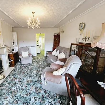 Image 3 - Waverley Close, Foxholes, DY10 2RT, United Kingdom - House for sale