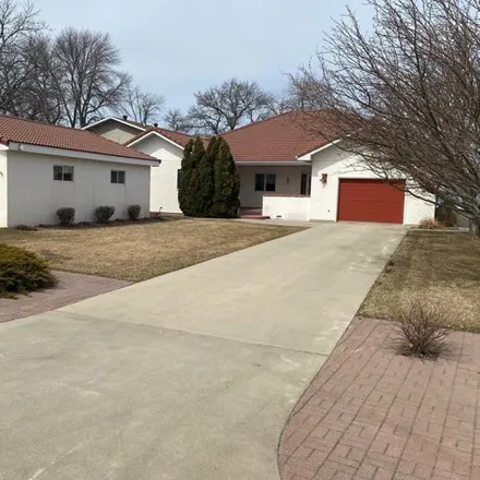 Image 1 - South Lake Drive, Watertown, SD, USA - House for sale