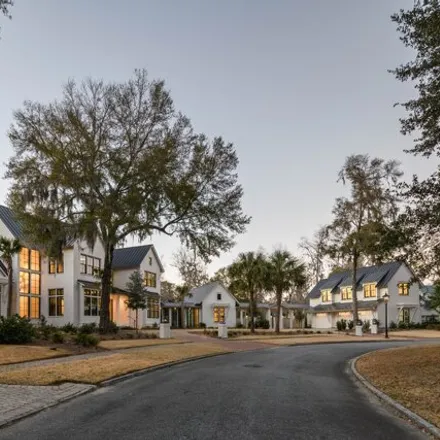 Buy this 6 bed house on 46 Morrow Street in Bluffton, Beaufort County