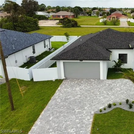 Buy this 4 bed house on Mariner Middle chool in 425 Chiquita Boulevard North, Cape Coral