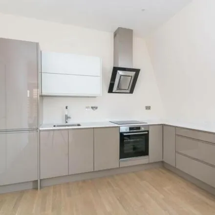 Rent this 3 bed apartment on Right Choice Motors in St Mary's Road, London
