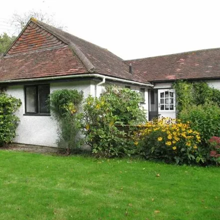 Rent this 2 bed townhouse on Broadhill Farmhouse Bungalow in Ockley Lane, Keymer