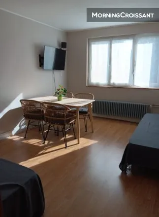 Rent this 2 bed apartment on Neuilly-sur-Marne