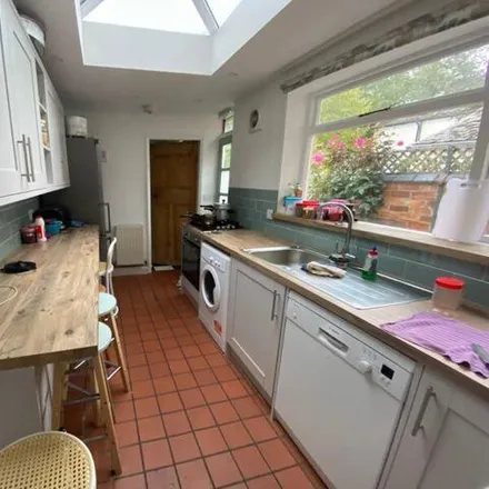 Rent this 5 bed house on Derby Road in Worcester, WR5 1AG