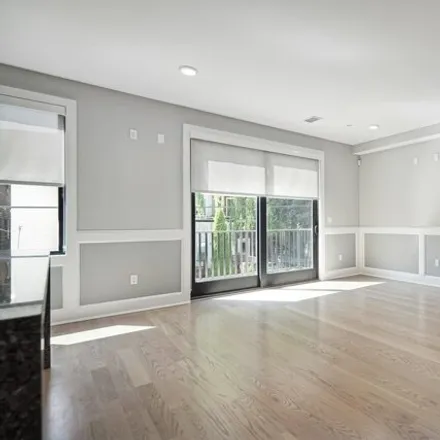 Image 6 - 282 New York Avenue, Jersey City, NJ 07307, USA - House for rent