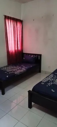 Rent this 3 bed apartment on B in Jalan Sri Permaisuri 6, Bandar Sri Permaisuri
