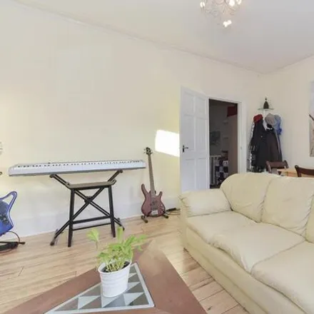 Image 3 - 29 Howard Road, London, NW2 6DS, United Kingdom - Apartment for sale