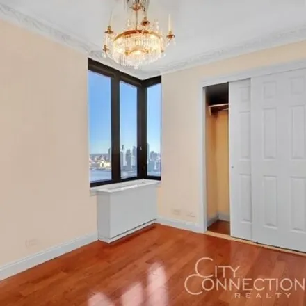 Image 4 - The Corinthian, 330 East 38th Street, New York, NY 10016, USA - House for rent