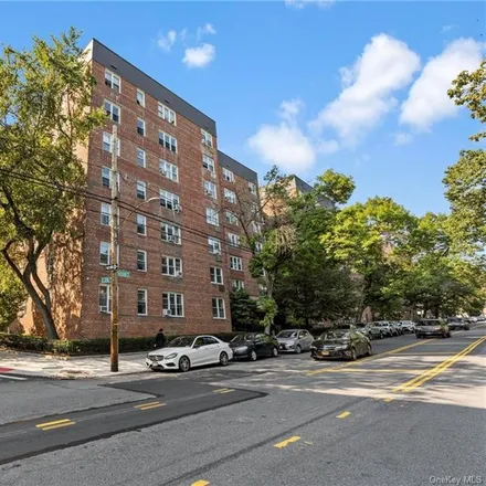 Buy this 1 bed condo on 4295 Webster Avenue in New York, NY 10470