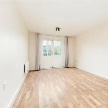Image 3 - Peppermint Road, Hitchin, Hertfordshire, Sg5 1ry - Apartment for sale