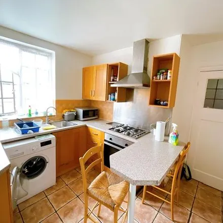 Image 4 - 25 Elthorne Avenue, London, W7 2JY, United Kingdom - Apartment for rent