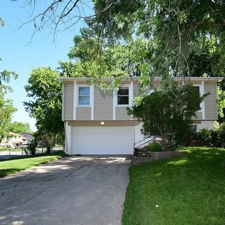 Image 2 - 6438 Whitmore St, Omaha, Nebraska, 68152 - House for sale