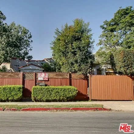 Buy this 6 bed house on 7007 Fountain Avenue in Los Angeles, CA 90028