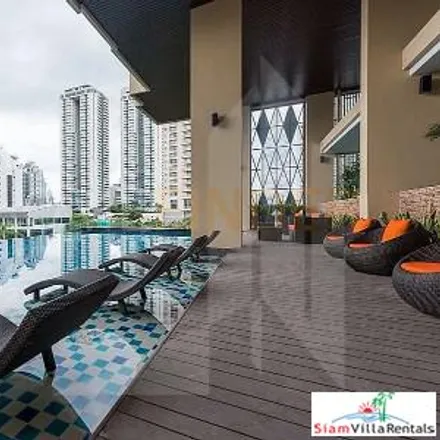 Rent this 4 bed apartment on Saladang Place in Sala Daeng Road, Sala Daeng