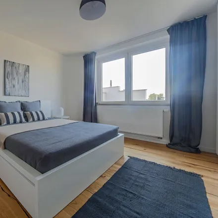 Rent this 2 bed apartment on Gladbacher Straße 56 in 40219 Dusseldorf, Germany