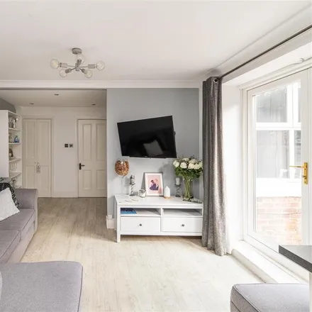 Image 4 - Ashleigh Grove, Newcastle upon Tyne, NE2 3DX, United Kingdom - Apartment for rent