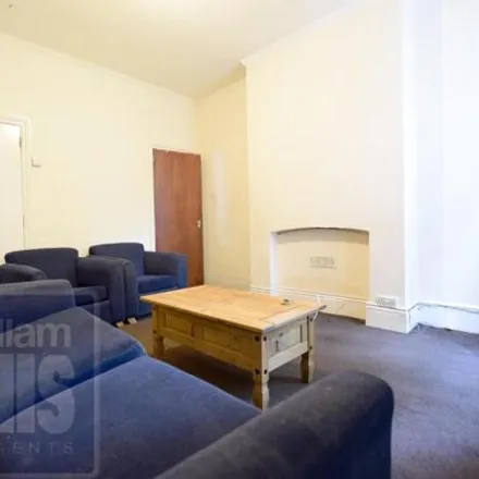 Image 2 - South View Road, Sheffield, S7 1DB, United Kingdom - Townhouse for rent