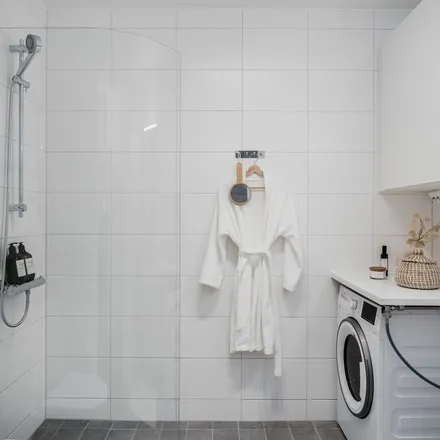 Rent this 2 bed apartment on Gulsporregatan 2A in 722 27 Västerås, Sweden
