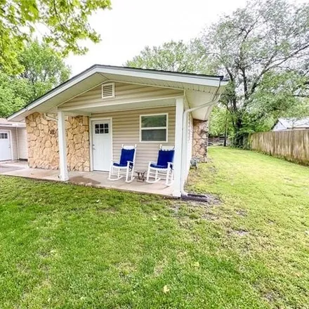 Image 1 - 1180 South 28th Street, Parsons, KS 67357, USA - House for sale