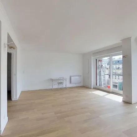 Rent this 4 bed apartment on 81 Rue de Rome in 75017 Paris, France