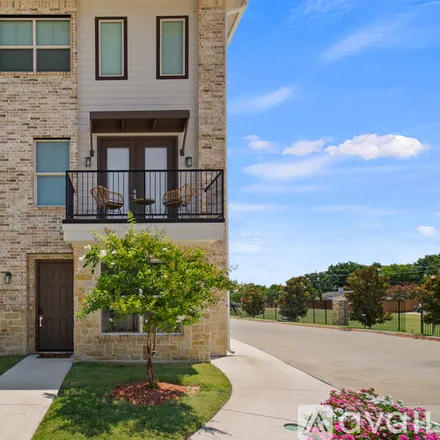 Image 4 - 702 N Plano Rd, Unit 702 - Townhouse for rent